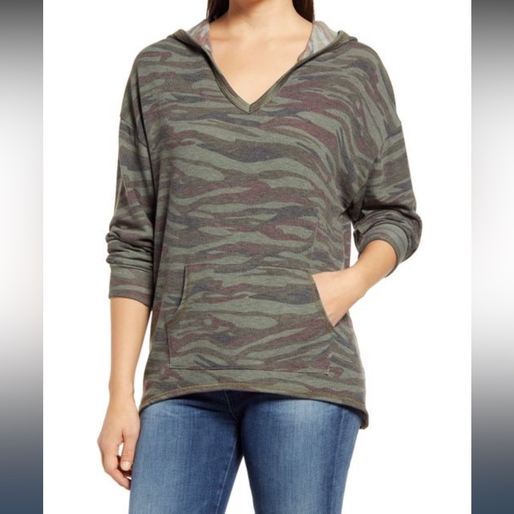 Loveappella Cozy Fleece V-neck Pullover Hoodie in Camo